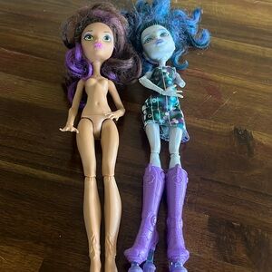 Monster high dolls